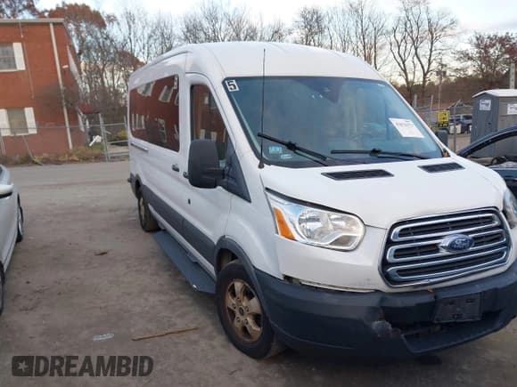 ✅ 2018 Ford Transit Passenger XL • VIN: 1FBAX2CM3JKA79877 • Lot: 43676273. Wystawiony na IAAI z przebiegiem 96 733 mil. Bezpłatny archiwum sprzedaży aukcyjnych z USA i szczegółowy raport historii pojazdu na DreamBid. Zdjęcie 1.