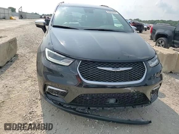 ✅ 2022 Chrysler Pacifica Pinnacle • VIN: 2C4RC3PG7NR144001 • Лот: 64802224. Опубликован ранее на Copart с пробегом 28 289 миль. Бесплатный доступ к архиву аукционных продаж из США и подробный отчёт об истории автомобиля на DreamBid. Изображение 12.