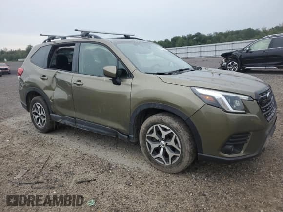 ✅ 2022 Subaru Forester Premium • VIN: JF2SKAEC8NH438769 • Lot: 84753365. Wystawiony na Copart z przebiegiem 40 947 mil. Bezpłatny archiwum sprzedaży aukcyjnych z USA i szczegółowy raport historii pojazdu na DreamBid. Zdjęcie 4.
