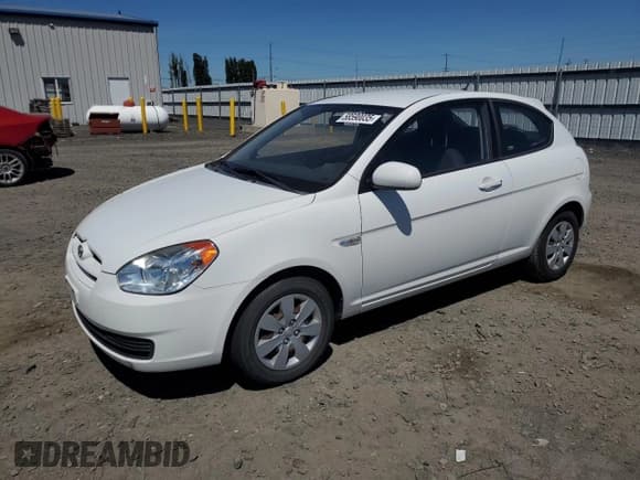 ✅ 2010 Hyundai Accent GS • VIN: KMHCM3AC9AU181150 • Лот: 58590035. Опубликован ранее на Copart с пробегом 131 192 миль. Бесплатный доступ к архиву аукционных продаж из США и подробный отчёт об истории автомобиля на DreamBid. Изображение 1.
