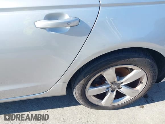 ✅ 2012 Audi A6 Premium Plus • VIN: WAUDFAFC6CN142042 • Лот: 41860858. Опубликован ранее на IAAI с пробегом 181 586 миль. Бесплатный доступ к архиву аукционных продаж из США и подробный отчёт об истории автомобиля на DreamBid. Изображение 13.