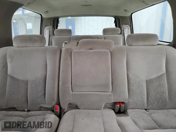 ✅ 2005 Chevrolet Suburban LS • VIN: 3GNEC16Z85G243106 • Лот: 82868994. Опубликован ранее на Copart с пробегом 192 142 миль. Бесплатный доступ к архиву аукционных продаж из США и подробный отчёт об истории автомобиля на DreamBid. Изображение 10.