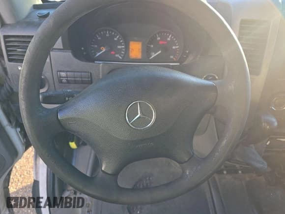 ✅ 2012 Mercedes-Benz Sprinter Cargo • VIN: WD3PE8CB5C5691989 • Лот: 43846271. Опубликован ранее на IAAI с пробегом 470 778 миль. Бесплатный доступ к архиву аукционных продаж из США и подробный отчёт об истории автомобиля на DreamBid. Изображение 27.