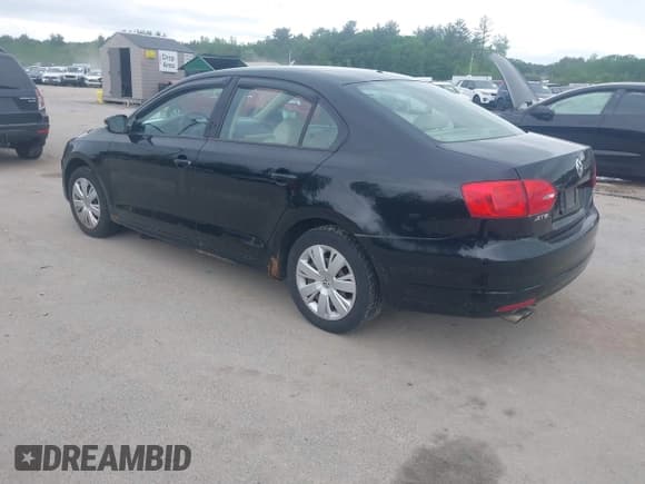 ✅ 2011 Volkswagen Jetta SE • VIN: 3VWDZ7AJ1BM054752 • Lot: 42361126. Listed on IAAI with 240,341 mi. Free auction sales archive from the USA and detailed vehicle history report at DreamBid. Image 3.
