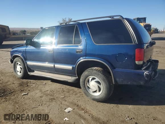 2000 Chevrolet Blazer LS with VIN 1GNDT13W2Y2249602, listed as a Copart auction lot 79905324 with Not provided miles and Salvage title. Bid and sale history available at DreamBid. Image 2.