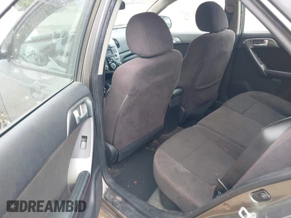 ✅ 2011 Kia Forte SX • VIN: KNAFW5A35B5384682 • Lot: 42963685. Wystawiony na IAAI z przebiegiem 197 696 mil. Bezpłatny archiwum sprzedaży aukcyjnych z USA i szczegółowy raport historii pojazdu na DreamBid. Zdjęcie 8.