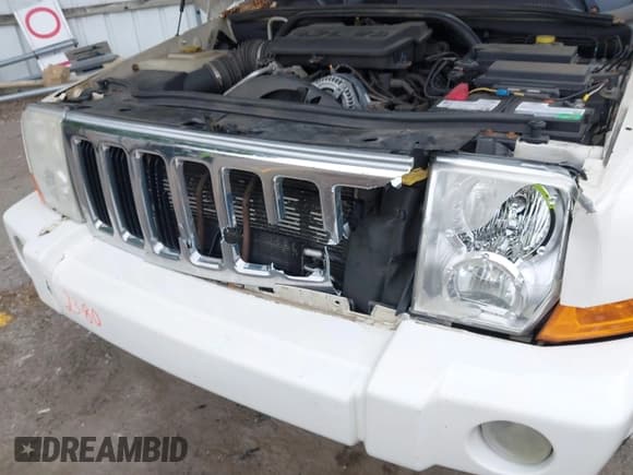 ✅ 2008 Jeep Commander Limited • VIN: 1J8HG58N08C190641 • Lot: 42442380. Listed on IAAI with 194,114 mi. Free auction sales archive from the USA and detailed vehicle history report at DreamBid. Image 6.