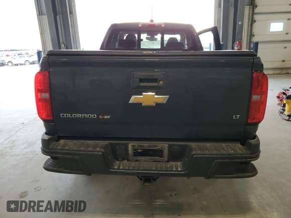 2019 Chevrolet Colorado 4WD LT z VIN 1GCHTCEN4K1117934, wystawiony jako Copart lot #54202725 z przebiegiem 59 212 mil mil oraz Szkoda całkowita • Salvage title. Historia ofert i sprzedaży dostępna na DreamBid. Obrazek 6.