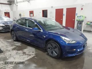 ✅ 2018 Tesla Model 3 Long Range Battery • VIN: 5YJ3E1EB2JF090155 • Lot: 43514484. Wystawiony na IAAI z przebiegiem 28 353 mil. Bezpłatny archiwum sprzedaży aukcyjnych z USA i szczegółowy raport historii pojazdu na DreamBid. Zdjęcie 1.