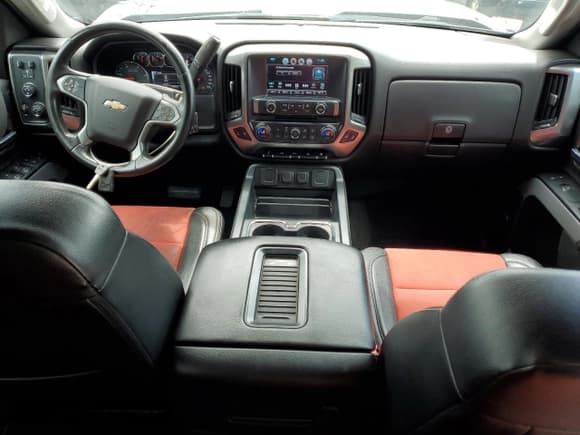 ✅ 2016 Chevrolet Silverado 2500HD LT • VIN: 1GC1KVE84GF134916 • Lot: 61627895. Wystawiony na Copart z przebiegiem 120 121 mil. Bezpłatny archiwum sprzedaży aukcyjnych z USA i szczegółowy raport historii pojazdu na DreamBid. Zdjęcie 8.