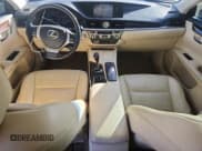 ✅ 2015 Lexus ES 330 • VIN: JTHBK1GG2F2164227 • Lot: 85414665. Wystawiony na Copart z przebiegiem 190 979 mil. Bezpłatny archiwum sprzedaży aukcyjnych z USA i szczegółowy raport historii pojazdu na DreamBid. Zdjęcie 8.