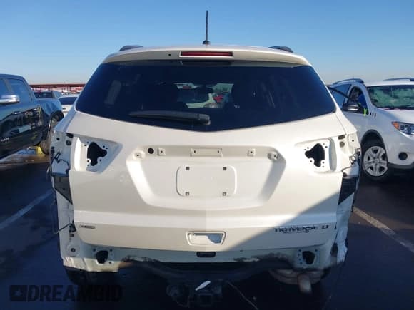 ✅ 2015 Chevrolet Traverse LT • VIN: 1GNKVGKD9FJ164845 • Lot: 43569633. Wystawiony na IAAI z przebiegiem 118 778 mil. Bezpłatny archiwum sprzedaży aukcyjnych z USA i szczegółowy raport historii pojazdu na DreamBid. Zdjęcie 17.