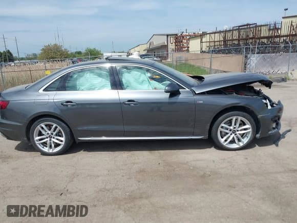 ✅ 2021 Audi A4 S line Premium Plus • VIN: WAUEAAF41MA076634 • Лот: 42246116. Опубликован ранее на IAAI с пробегом 41 802 миль. Бесплатный доступ к архиву аукционных продаж из США и подробный отчёт об истории автомобиля на DreamBid. Изображение 13.