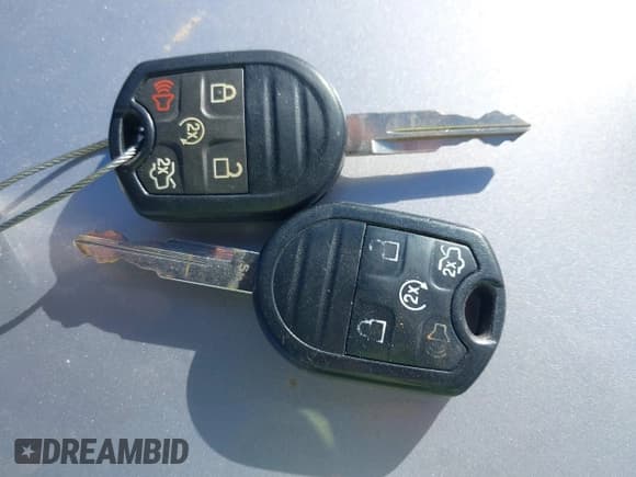 ✅ 2015 Ford Taurus SEL • VIN: 1FAHP2E80FG199601 • Лот: 43028867. Опубликован ранее на IAAI с пробегом 105 661 миль. Бесплатный доступ к архиву аукционных продаж из США и подробный отчёт об истории автомобиля на DreamBid. Изображение 11.