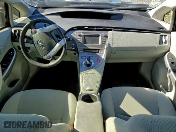 ✅ 2015 Toyota Prius Two • VIN: JTDKN3DU5F1894332 • Lot: 93690965. Wystawiony na Copart z przebiegiem 113 655 mil. Bezpłatny archiwum sprzedaży aukcyjnych z USA i szczegółowy raport historii pojazdu na DreamBid. Zdjęcie 8.