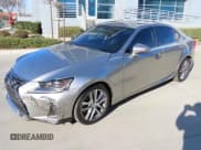 ✅ 2020 Lexus IS 300 • VIN: JTHDA1D25L5107518 • Lot: 42560495. Wystawiony na Copart z przebiegiem 20 665 mil. Bezpłatny archiwum sprzedaży aukcyjnych z USA i szczegółowy raport historii pojazdu na DreamBid. Zdjęcie 2.