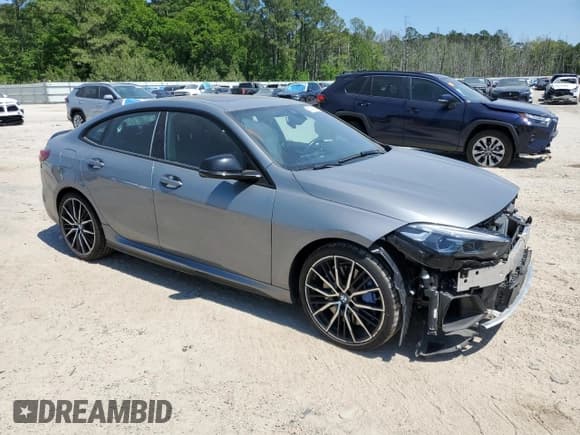 ✅ 2022 BMW 2 Series M235i xDrive • VIN: WBA13AL09N7K89369 • Lot: 53138055. Wystawiony na Copart z przebiegiem 31 013 mil. Bezpłatny archiwum sprzedaży aukcyjnych z USA i szczegółowy raport historii pojazdu na DreamBid. Zdjęcie 4.