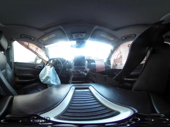 ✅ 2020 GMC Yukon XL Denali • VIN: 1GKS2HKJ9LR162043 • Lot: 41351046. Wystawiony na IAAI z przebiegiem 93 358 mil. Bezpłatny archiwum sprzedaży aukcyjnych z USA i szczegółowy raport historii pojazdu na DreamBid. Zdjęcie 18.