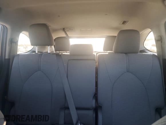 ✅ 2020 Toyota Highlander LE • VIN: 5TDZZRAH3LS022243 • Lot: 90332955. Wystawiony na Copart z przebiegiem 50 085 mil. Bezpłatny archiwum sprzedaży aukcyjnych z USA i szczegółowy raport historii pojazdu na DreamBid. Zdjęcie 10.