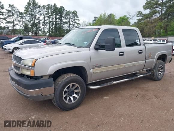 ✅ 2004 Chevrolet Silverado 2500HD LS • VIN: 1GCHC23244F228363 • Лот: 41906803. Опубликован ранее на IAAI с пробегом 270 983 миль. Бесплатный доступ к архиву аукционных продаж из США и подробный отчёт об истории автомобиля на DreamBid. Изображение 2.