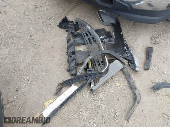 ✅ 2017 Chevrolet Impala Premier • VIN: 2G1145S31H9192309 • Lot: 43516109. Listed on IAAI with 140,370 mi. Free auction sales archive from the USA and detailed vehicle history report at DreamBid. Image 11.