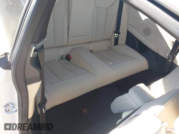 ✅ 2024 BMW 4 Series 430i xDrive • VIN: WBA73AP03RCP39664 • Lot: 43682014. Listed on IAAI with 24,763 mi. Free auction sales archive from the USA and detailed vehicle history report at DreamBid. Image 8.