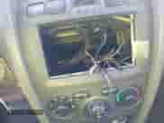 2003 Hyundai Santa Fe GLS z VIN KM8SC13D33U353605, wystawiony jako IAAI lot #41446295 z przebiegiem 175 875 mil mil oraz . Historia ofert i sprzedaży dostępna na DreamBid. Obrazek 12.