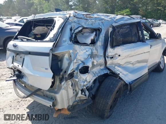 ✅ 2018 Ford Police Interceptor Utility • VIN: 1FM5K8AR6JGA32757 • Lot: 42124791. Wystawiony na IAAI z przebiegiem Nie podano. Bezpłatny archiwum sprzedaży aukcyjnych z USA i szczegółowy raport historii pojazdu na DreamBid. Zdjęcie 6.