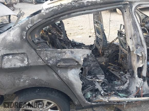 ✅ 2014 BMW 5 Series 528i • VIN: WBA5A5C58ED508138 • Lot: 43212931. Wystawiony na IAAI z przebiegiem 247 613 mil. Bezpłatny archiwum sprzedaży aukcyjnych z USA i szczegółowy raport historii pojazdu na DreamBid. Zdjęcie 8.