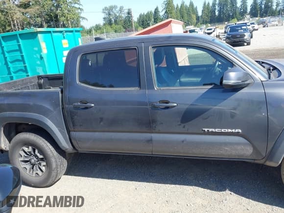 ✅ 2016 Toyota Tacoma SR • VIN: 3TMCZ5AN2GM034717 • Lot: 42771366. Wystawiony na IAAI z przebiegiem 91 703 mil. Bezpłatny archiwum sprzedaży aukcyjnych z USA i szczegółowy raport historii pojazdu na DreamBid. Zdjęcie 13.
