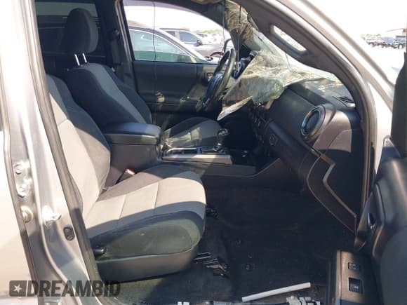 ✅ 2021 Toyota Tacoma SR • VIN: 5TFCZ5AN1MX265811 • Lot: 42687549. Listed on IAAI with Not provided. Free auction sales archive from the USA and detailed vehicle history report at DreamBid. Image 5.