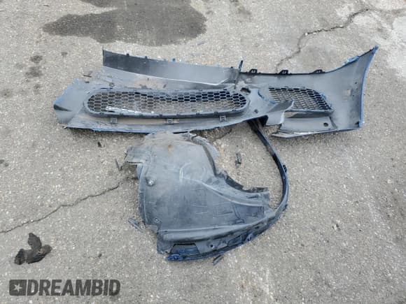 ✅ 2014 BMW X6 M • VIN: 5YMGZ0C53E0C40561 • Lot: 61092915. Wystawiony na Copart z przebiegiem Nie podano. Bezpłatny archiwum sprzedaży aukcyjnych z USA i szczegółowy raport historii pojazdu na DreamBid. Zdjęcie 12.