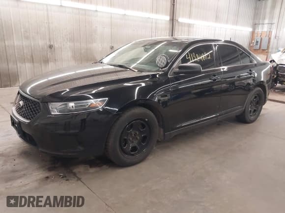 ✅ 2016 Ford Police Interceptor • VIN: 1FAHP2MT5GG132337 • Лот: 41984882. Опубликован ранее на IAAI с пробегом Не указан. Бесплатный доступ к архиву аукционных продаж из США и подробный отчёт об истории автомобиля на DreamBid. Изображение 2.