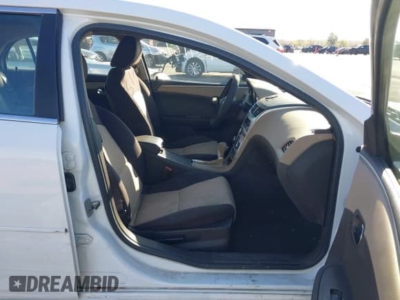 ✅ 2011 Chevrolet Malibu 1LS • VIN: 1G1ZB5E18BF379676 • Lot: 43416129. Listed on IAAI with 185,288 mi. Free auction sales archive from the USA and detailed vehicle history report at DreamBid. Image 5.