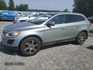 ✅ 2013 Volvo XC60 T6 • VIN: YV4902DZ3D2435789 • Lot: 61342995. Wystawiony na Copart z przebiegiem 118 887 mil. Bezpłatny archiwum sprzedaży aukcyjnych z USA i szczegółowy raport historii pojazdu na DreamBid. Zdjęcie 1.