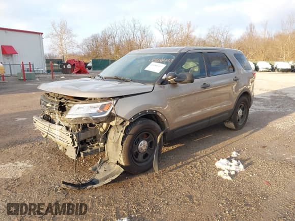 ✅ 2018 Ford Police Interceptor Utility • VIN: 1FM5K8AR0JGA84529 • Lot: 43581427. Wystawiony na IAAI z przebiegiem 195 000 mil. Bezpłatny archiwum sprzedaży aukcyjnych z USA i szczegółowy raport historii pojazdu na DreamBid. Zdjęcie 2.