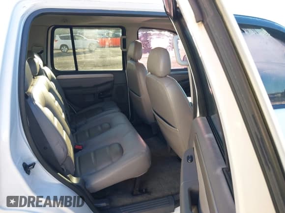 ✅ 2004 Ford Explorer XLT • VIN: 1FMZU73W74ZA17055 • Лот: 43379545. Опубликован ранее на IAAI с пробегом 193 400 миль. Бесплатный доступ к архиву аукционных продаж из США и подробный отчёт об истории автомобиля на DreamBid. Изображение 8.