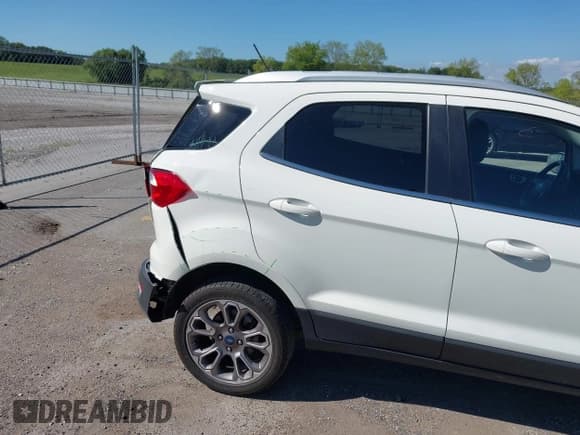 ✅ 2019 Ford EcoSport Titanium • VIN: MAJ6S3KL8KC297555 • Lot: 43043844. Listed on IAAI with 60,420 mi. Free auction sales archive from the USA and detailed vehicle history report at DreamBid. Image 18.