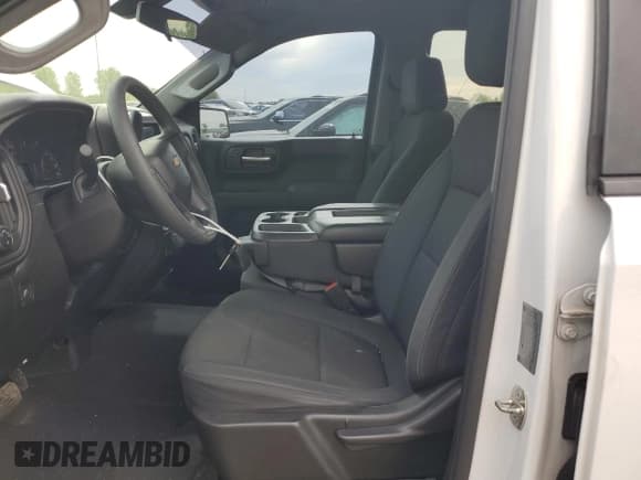 ✅ 2019 Chevrolet Silverado 1500 Custom • VIN: 1GCRYBEF0KZ410482 • Lot: 58295275. Listed on Copart with 105,934 mi. Free auction sales archive from the USA and detailed vehicle history report at DreamBid. Image 7.