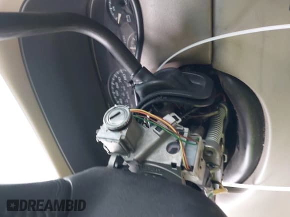 ✅ 2001 Chevrolet Suburban LS • VIN: 1GNEC16T31J240988 • Лот: 42272747. Опубликован ранее на IAAI с пробегом Не указан. Бесплатный доступ к архиву аукционных продаж из США и подробный отчёт об истории автомобиля на DreamBid. Изображение 6.