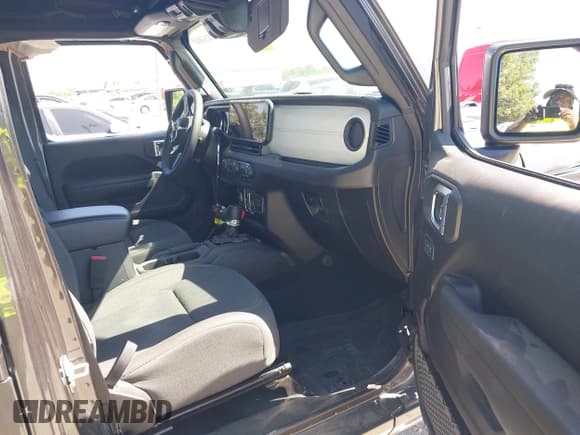 ✅ 2024 Jeep Wrangler Sport S • VIN: 1C4PJXDN8RW113036 • Лот: 42638411. Опубликован ранее на IAAI с пробегом 6 253 миль. Бесплатный доступ к архиву аукционных продаж из США и подробный отчёт об истории автомобиля на DreamBid. Изображение 5.