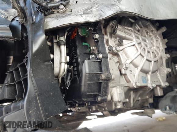 ✅ 2020 Kia Sportage EX • VIN: KNDPN3AC8L7823281 • Lot: 43341497. Wystawiony na IAAI z przebiegiem 105 447 mil. Bezpłatny archiwum sprzedaży aukcyjnych z USA i szczegółowy raport historii pojazdu na DreamBid. Zdjęcie 20.