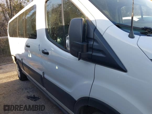 ✅ 2021 Ford Transit Passenger XL • VIN: 1FBAX2Y89MKA49850 • Лот: 41602893. Опубликован ранее на IAAI с пробегом 74 248 миль. Бесплатный доступ к архиву аукционных продаж из США и подробный отчёт об истории автомобиля на DreamBid. Изображение 13.