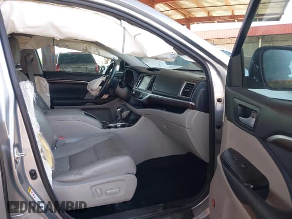 ✅ 2014 Toyota Highlander Limited • VIN: 5TDYKRFH6ES013659 • Лот: 43057004. Опубликован ранее на IAAI с пробегом 175 641 миль. Бесплатный доступ к архиву аукционных продаж из США и подробный отчёт об истории автомобиля на DreamBid. Изображение 5.