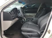 ✅ 2006 Chrysler 300 • VIN: 2C3KA43R56H213154 • Lot: 81953245. Wystawiony na Copart z przebiegiem Nie podano. Bezpłatny archiwum sprzedaży aukcyjnych z USA i szczegółowy raport historii pojazdu na DreamBid. Zdjęcie 7.