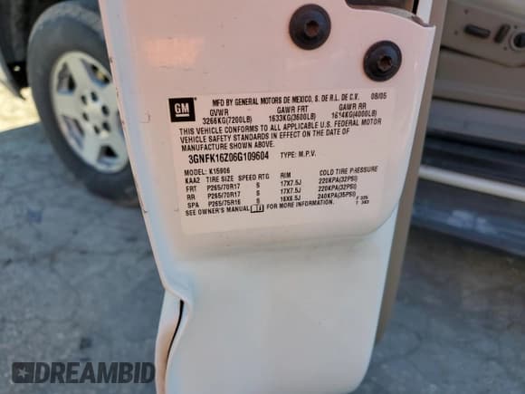 ✅ 2006 Chevrolet Suburban Z71 • VIN: 3GNFK16Z06G109604 • Lot: 81858724. Wystawiony na Copart z przebiegiem 168 154 mil. Bezpłatny archiwum sprzedaży aukcyjnych z USA i szczegółowy raport historii pojazdu na DreamBid. Zdjęcie 13.