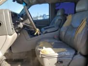 ✅ 2005 Chevrolet Suburban LS • VIN: 3GNEC16Z35G186832 • Лот: 79968144. Опубликован ранее на Copart с пробегом 237 942 миль. Бесплатный доступ к архиву аукционных продаж из США и подробный отчёт об истории автомобиля на DreamBid. Изображение 7.