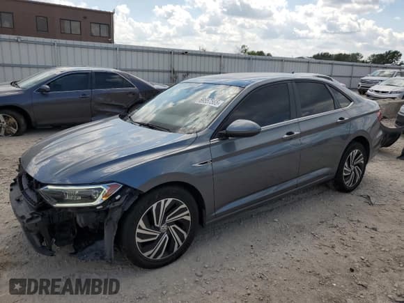 ✅ 2020 Volkswagen Jetta SEL • VIN: 3VWE57BU9LM106378 • Lot: 69557565. Listed on Copart with 71,201 mi. Free auction sales archive from the USA and detailed vehicle history report at DreamBid. Image 1.