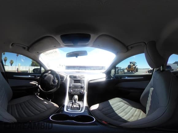 ✅ 2016 Ford Fusion S Hybrid • VIN: 3FA6P0UU5GR342983 • Лот: 42302440. Опубликован ранее на IAAI с пробегом 141 830 миль. Бесплатный доступ к архиву аукционных продаж из США и подробный отчёт об истории автомобиля на DreamBid. Изображение 18.