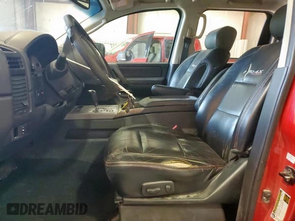 ✅ 2008 Nissan Titan Pro-4X • VIN: 1N6BA07C68N309621 • Lot: 71696115. Wystawiony na Copart z przebiegiem 274 967 mil. Bezpłatny archiwum sprzedaży aukcyjnych z USA i szczegółowy raport historii pojazdu na DreamBid. Zdjęcie 7.